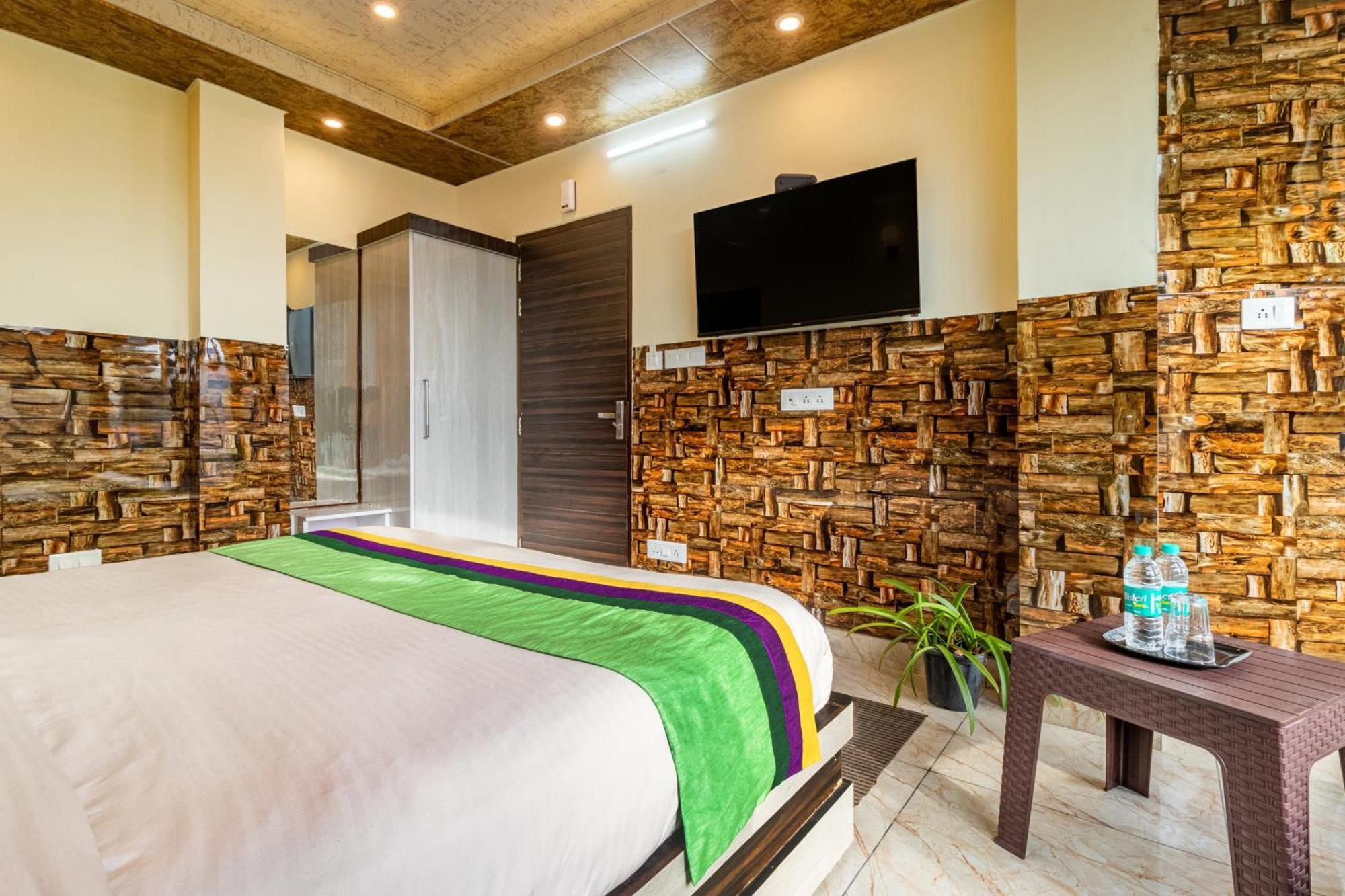 فندق Treebo Srishti Vaikunth With Mountain View شيملا المظهر الخارجي الصورة