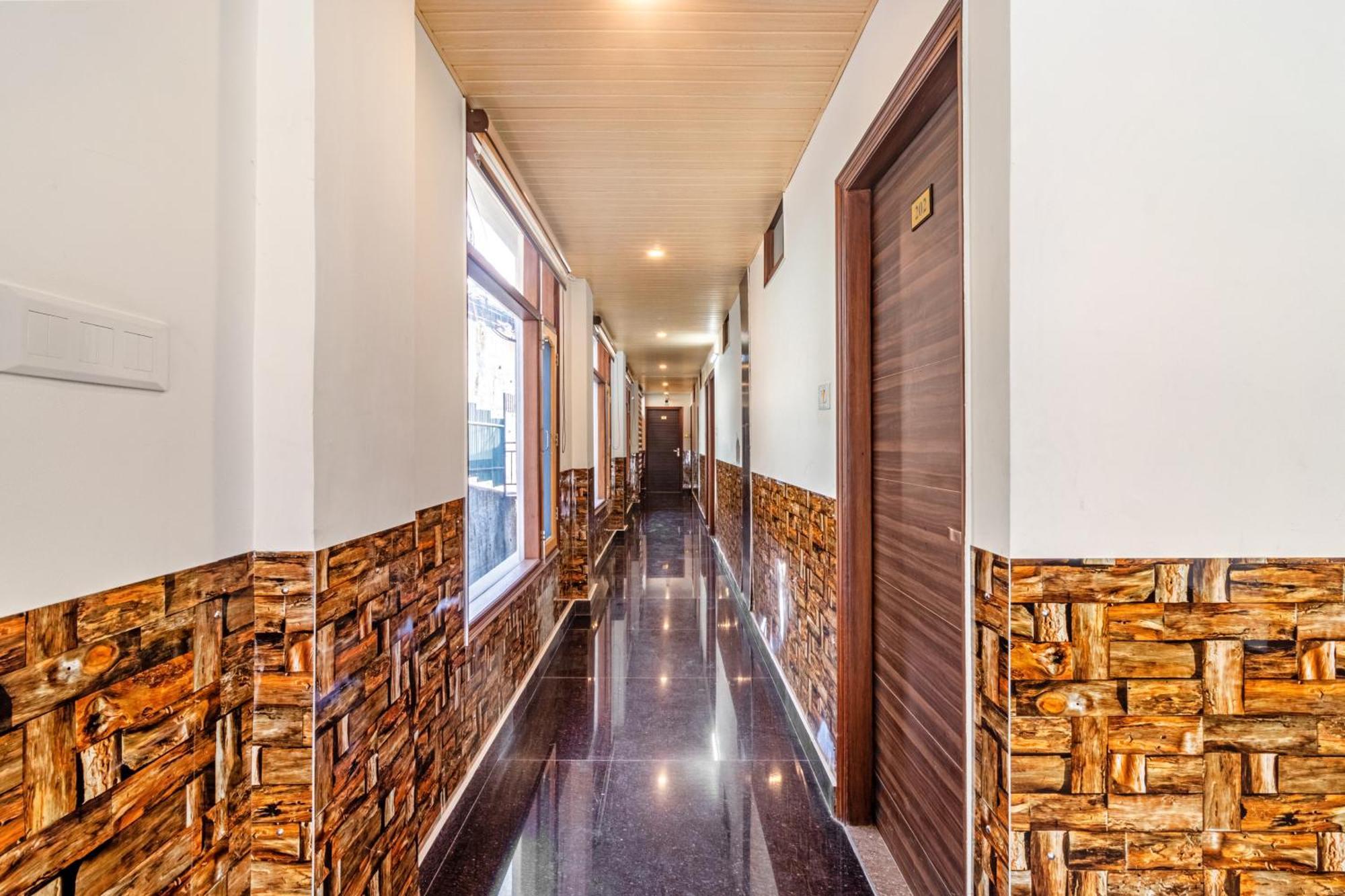 فندق Treebo Srishti Vaikunth With Mountain View شيملا المظهر الخارجي الصورة