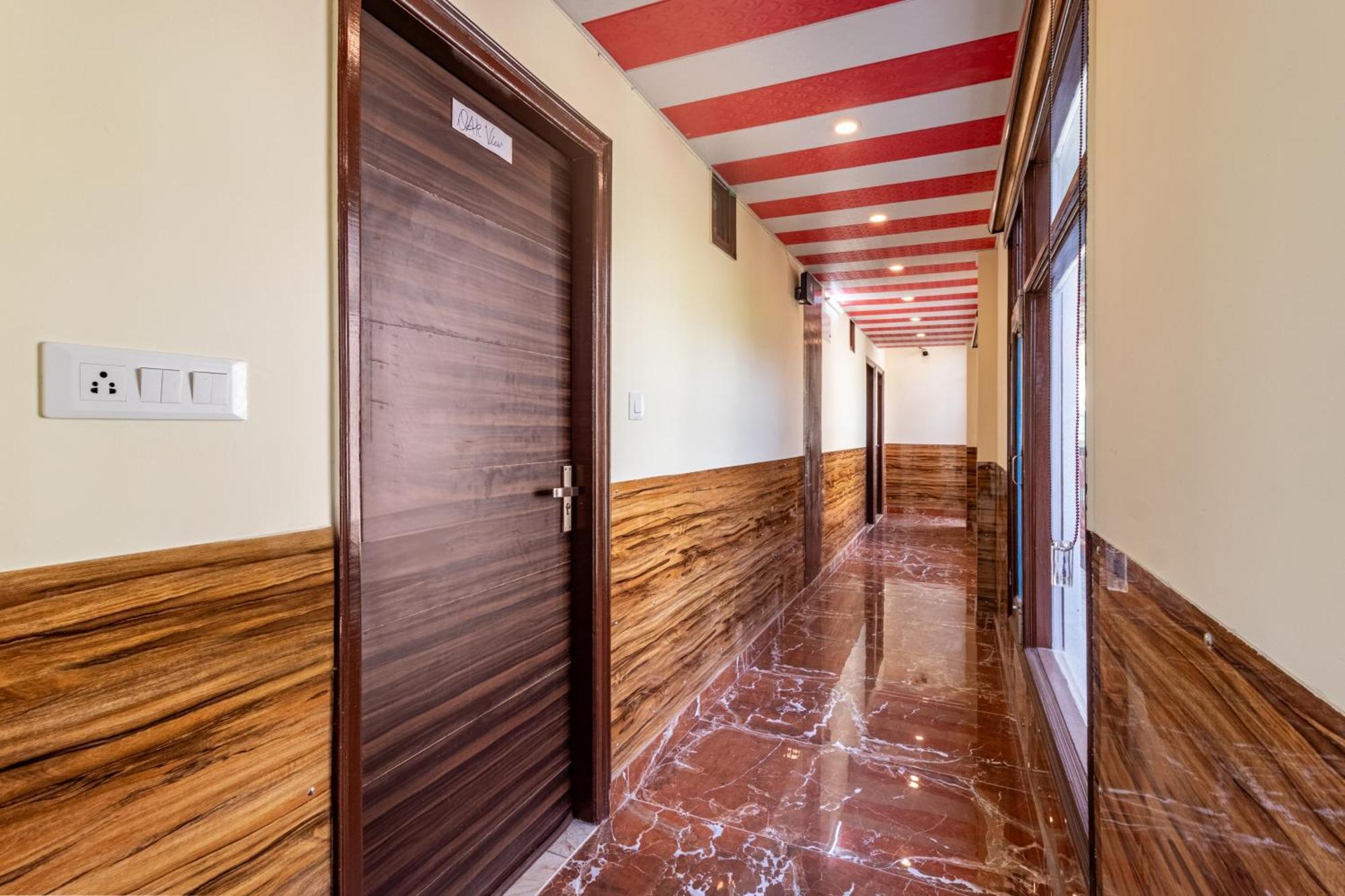 فندق Treebo Srishti Vaikunth With Mountain View شيملا المظهر الخارجي الصورة